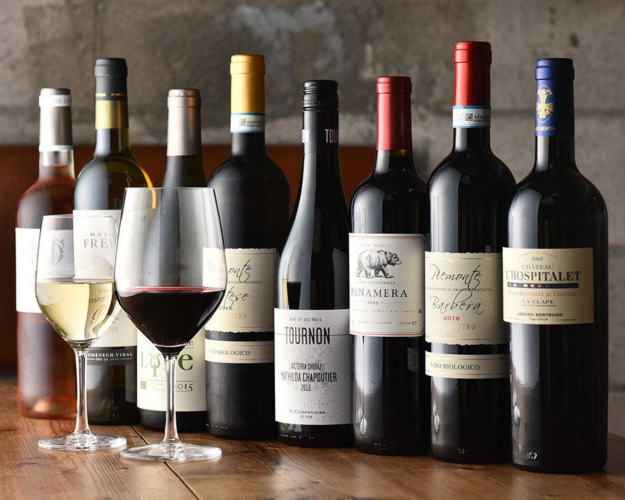 厳選したワインを常時１０種類以上グラスでお楽しみ頂けます！