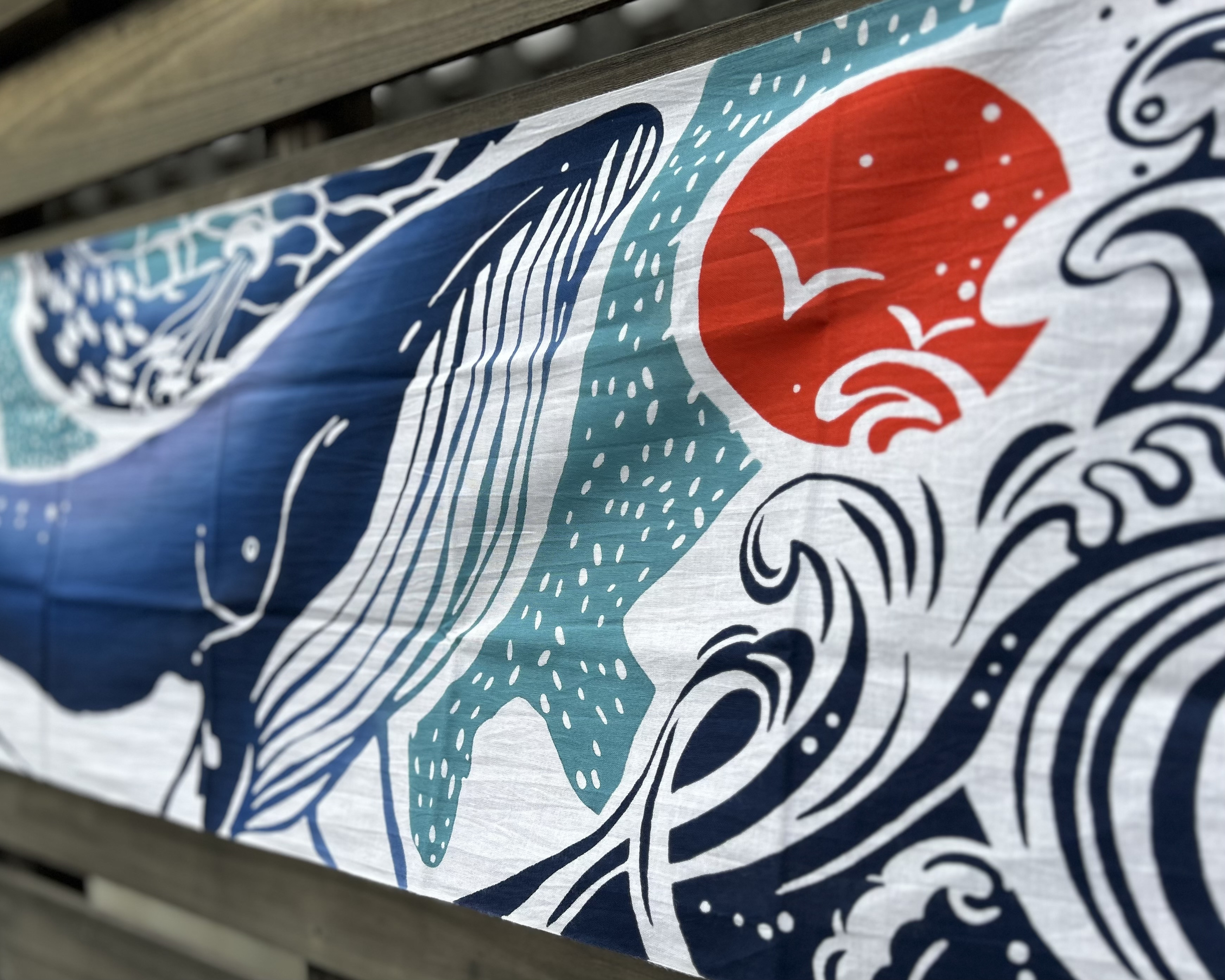 手ぬぐい「縁起クジラ」