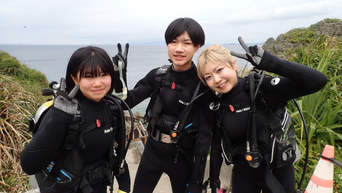 沖縄ダイビング青の洞窟