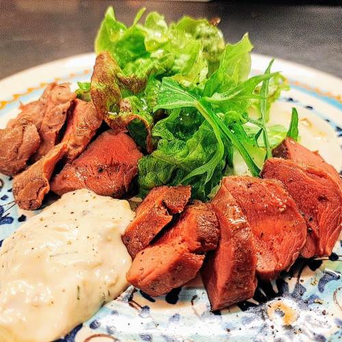 長崎県対馬産 猪と鹿のヒレ肉の低温調理 トンナートソース