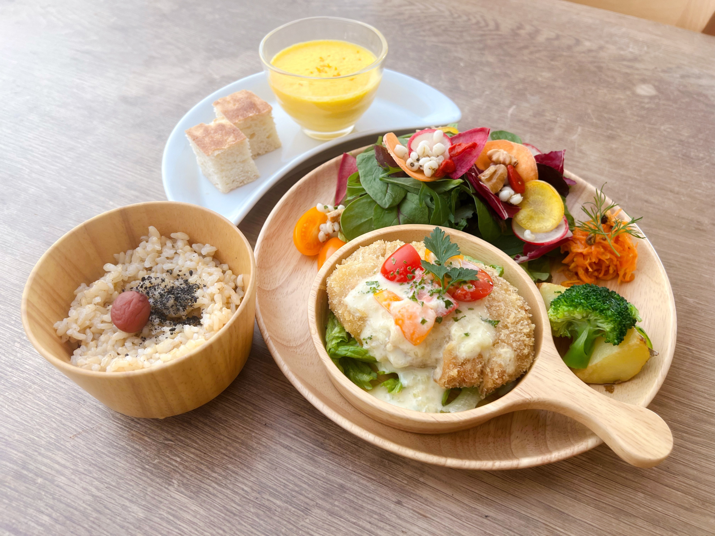 3/20〜4/1 新月ランチ 畑のカツレツ