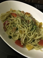 パスタ(ミートソース、ペペロンチーノ、バジル)