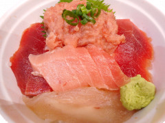 まぐろづくし丼.png