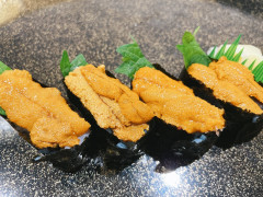 うに　（税込）2貫490円　4貫980円
