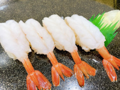 生えび　（税込）2貫280円　4貫560円