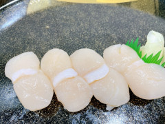 ほたて　（税込）2貫270円　4貫540円