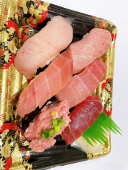 鮪づくし六貫(税込)