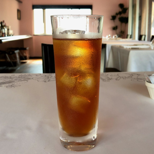 カフェ・ビストロ・ソレイアードは5月25日(木)に開店6周年を迎えました。