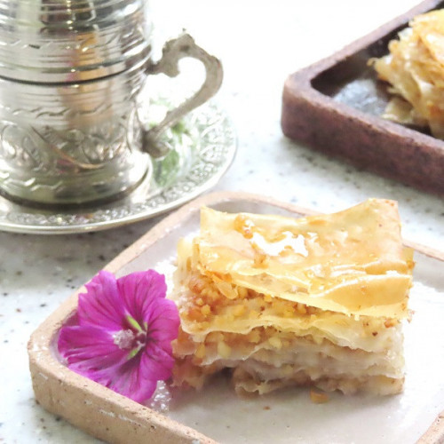 【food & wine】Baklava(バクラバ)/胡桃パイのシロップ漬け を追加しました