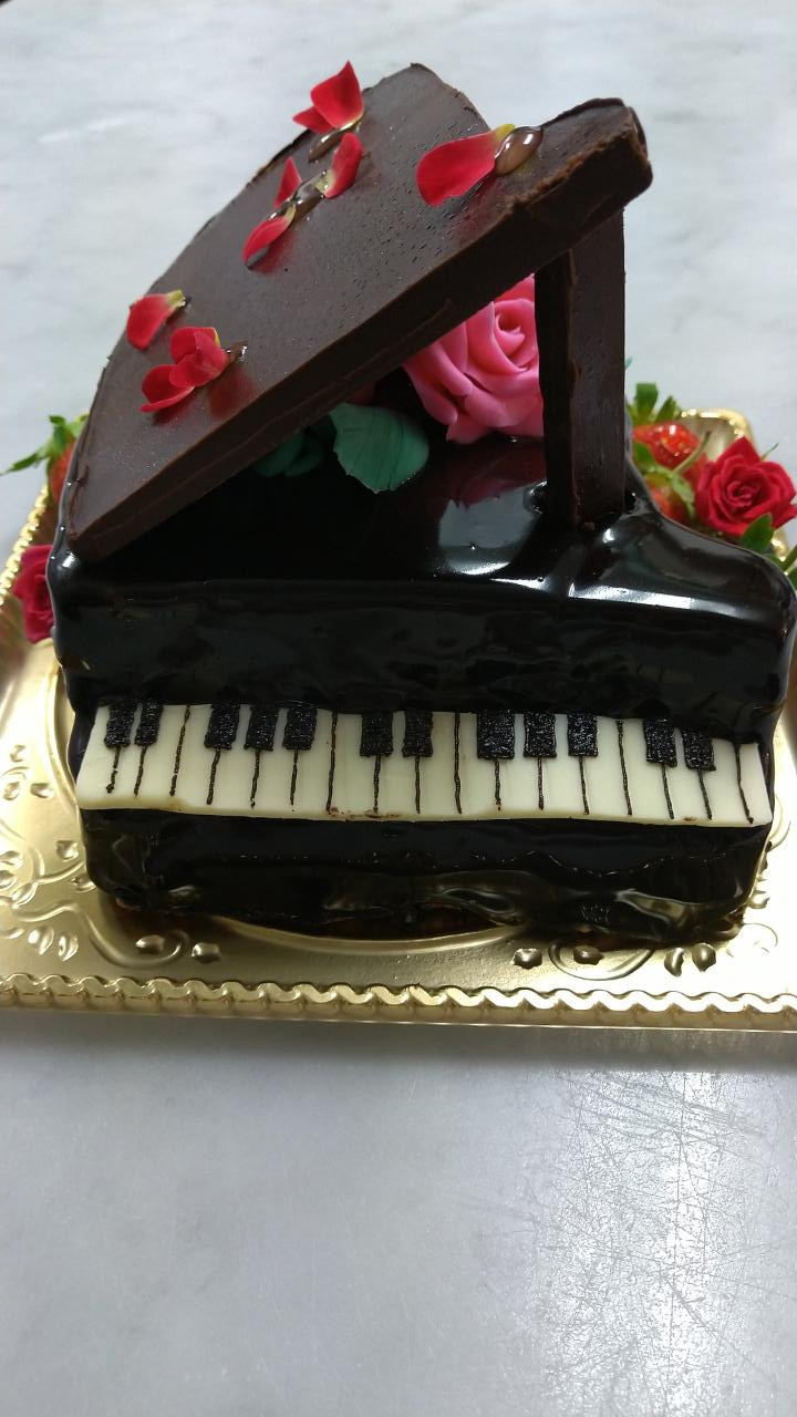 ピアノのケーキ.JPG