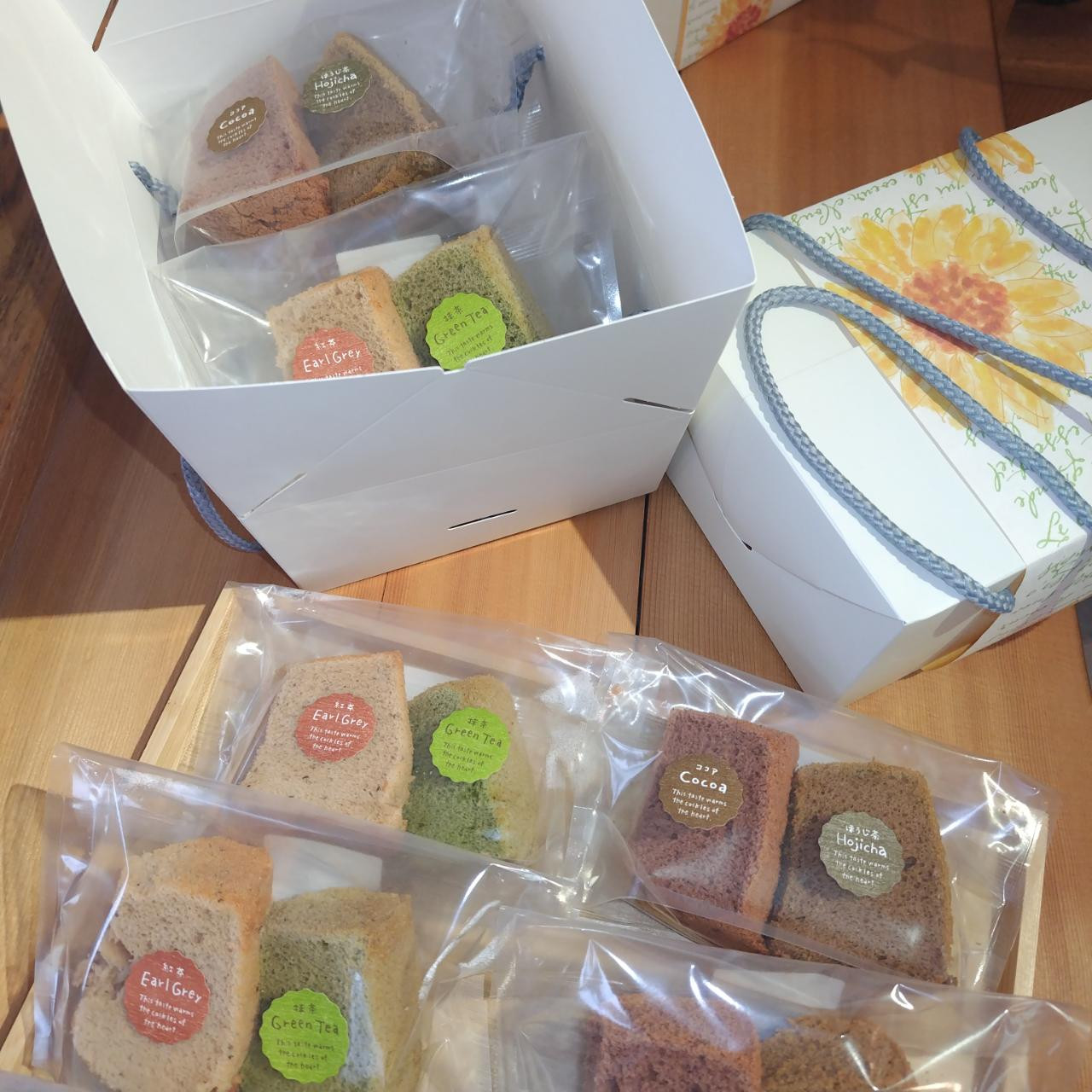 焼き菓子コーナーの新商品　シフォンケーキ
