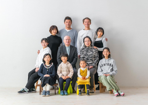 ご家族写真は福島県会津若松市のフォトスタジオ、小林写真館にお任せください。