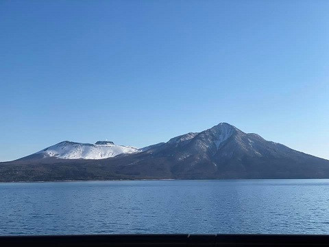 支笏湖と樽前山