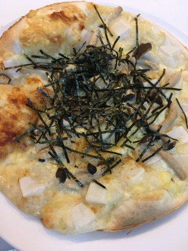 うどん屋名物  pizza⁉︎