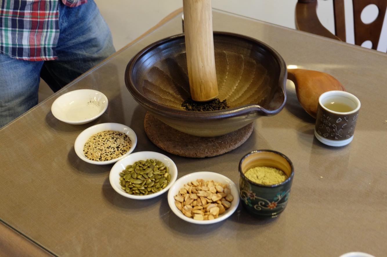 食べるお茶!客家擂茶(はっかれいちゃ) 体験ワークショップ