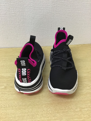 UGGスニーカー買取価格(少々難あり)750円