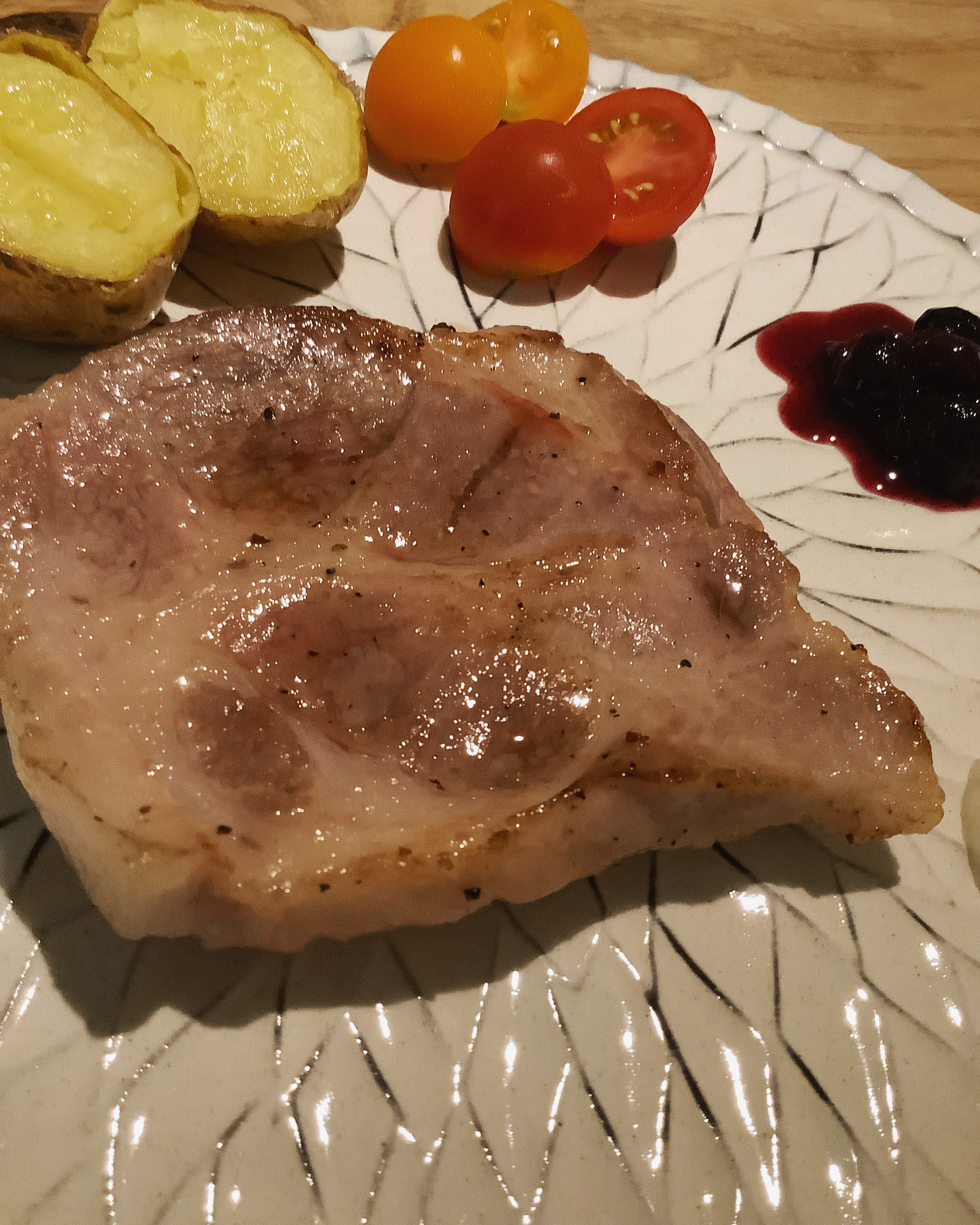 奇跡の豚 『保美豚』肩ロースのソテー にんにくのディップ