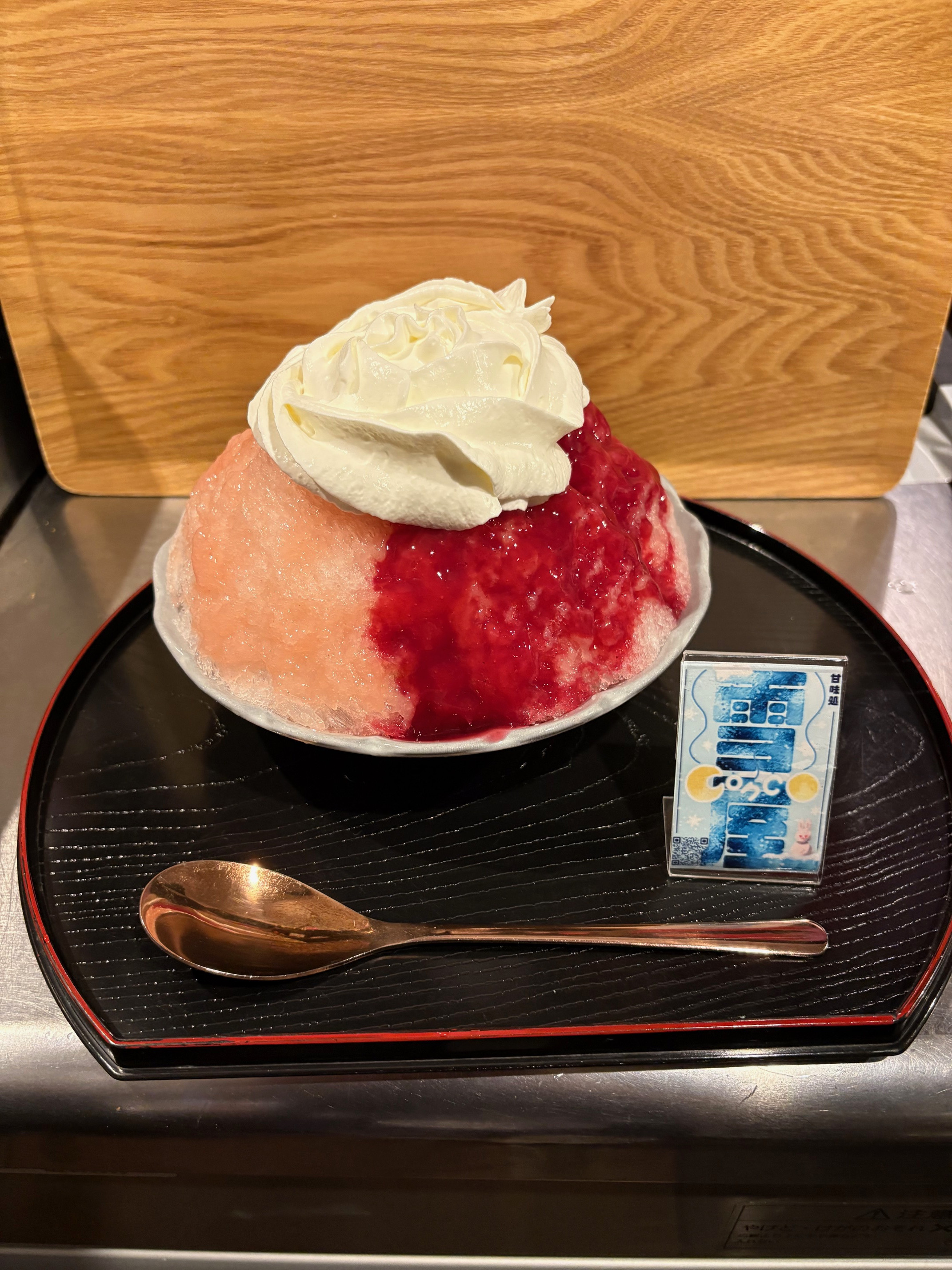 信州の氷 純氷上高地 から削り出すかき氷+白桃&赤桃の共演 提供開始しました