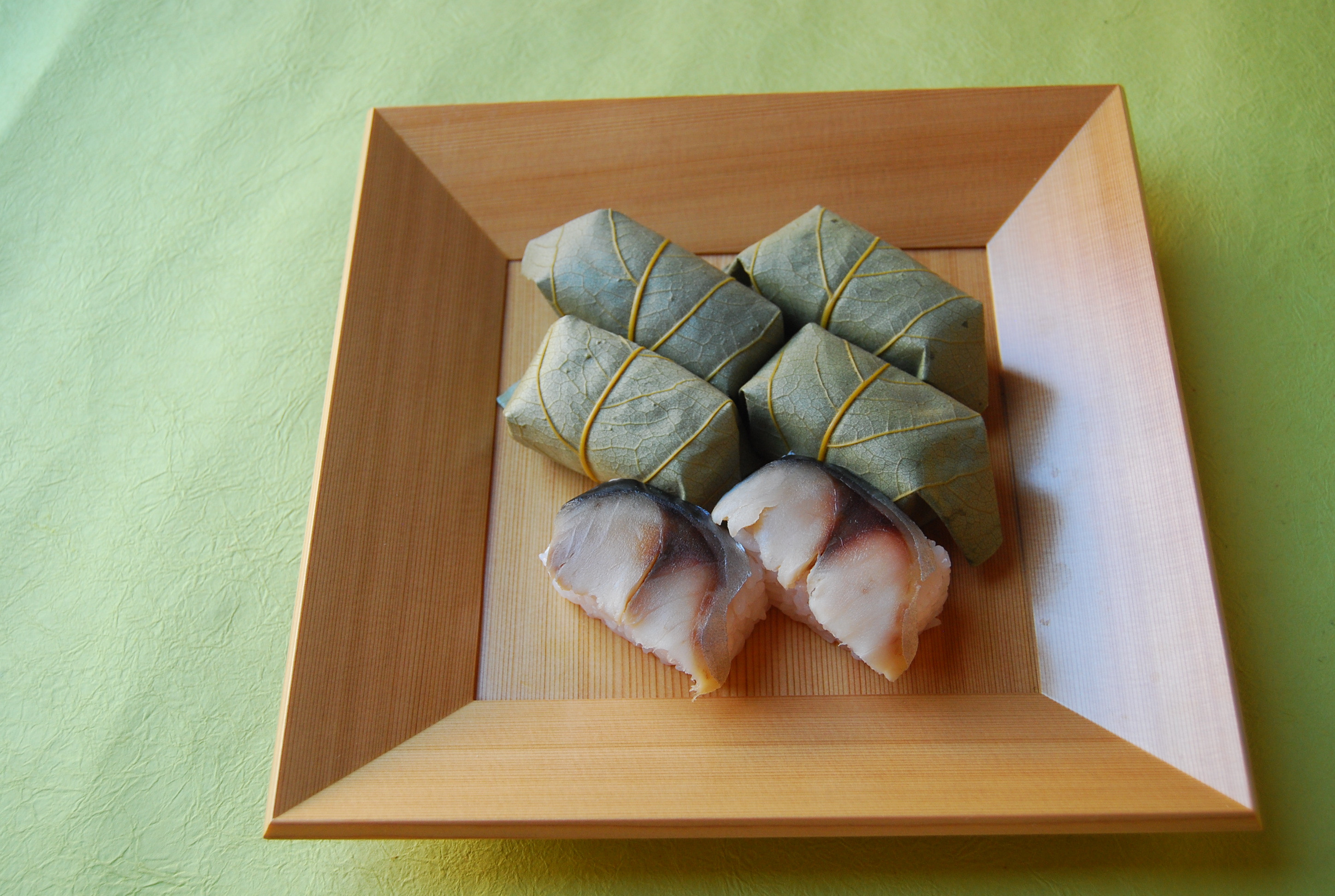 柿の葉寿司(さば)