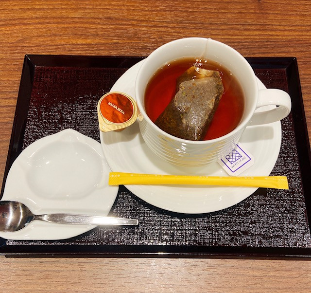紅　　茶（ホット・アイス）