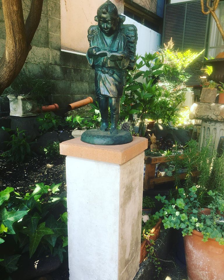 庭に新しい仲間　二宮尊徳（金次郎）銅像が増えました♪