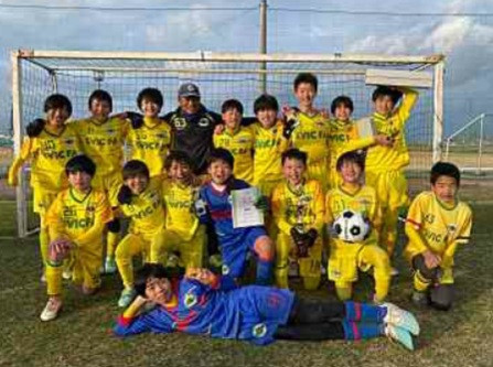 学園卒業ＣＵＰ　優勝　集合.jpg