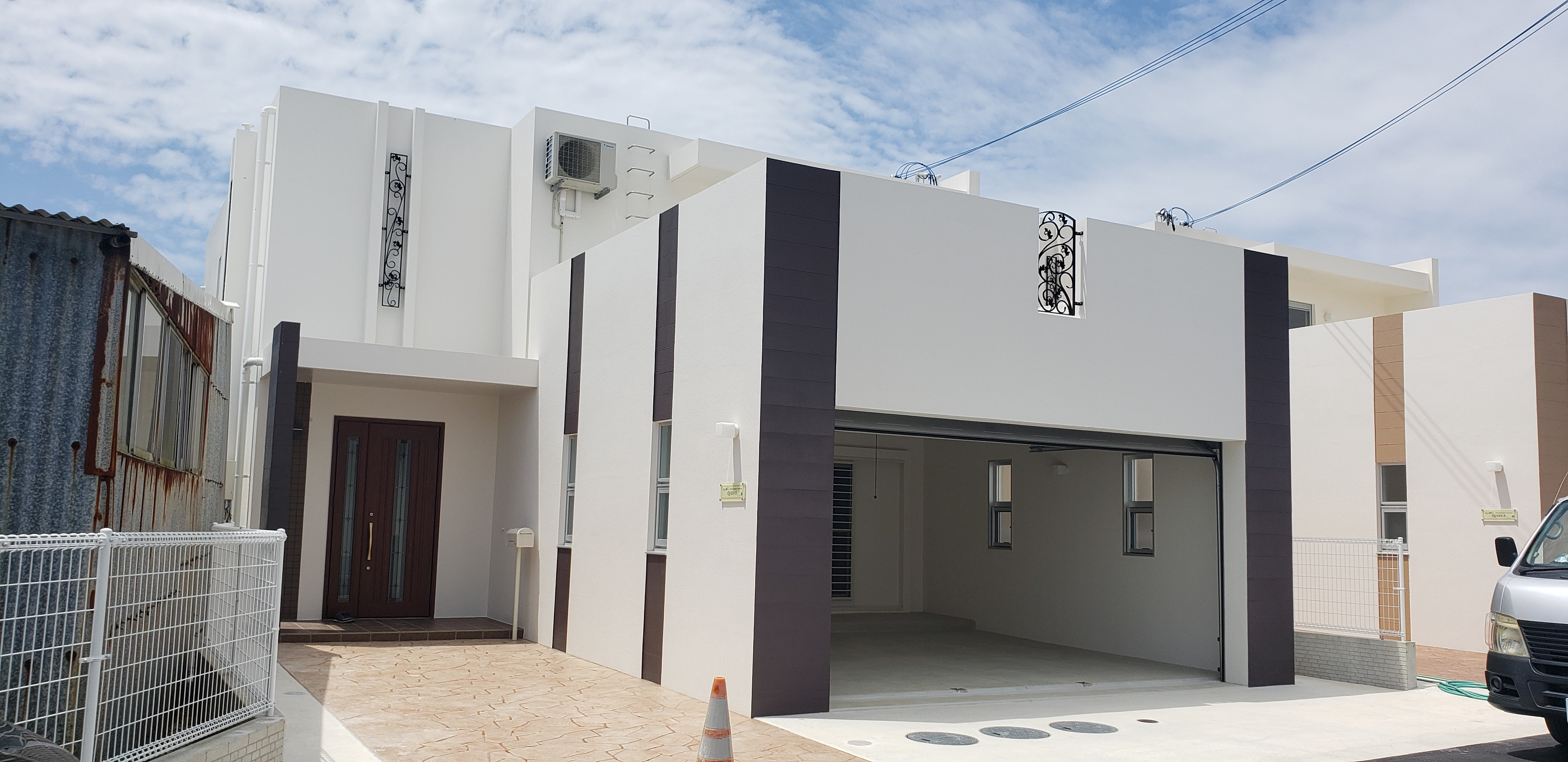 Clover Queenb#B Brand New House
