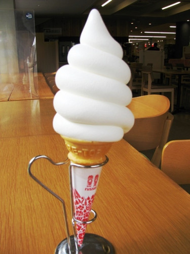 かみくろくんのつぶやき 支配人のソフトクリーム