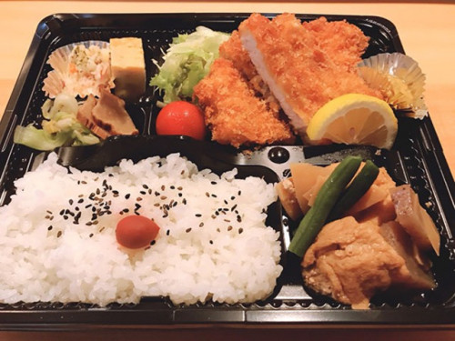 テイクアウトのお弁当メニューあります♪