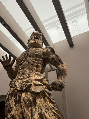 【奈良博・仏像館は休館中ですが、仏像には会えます】
