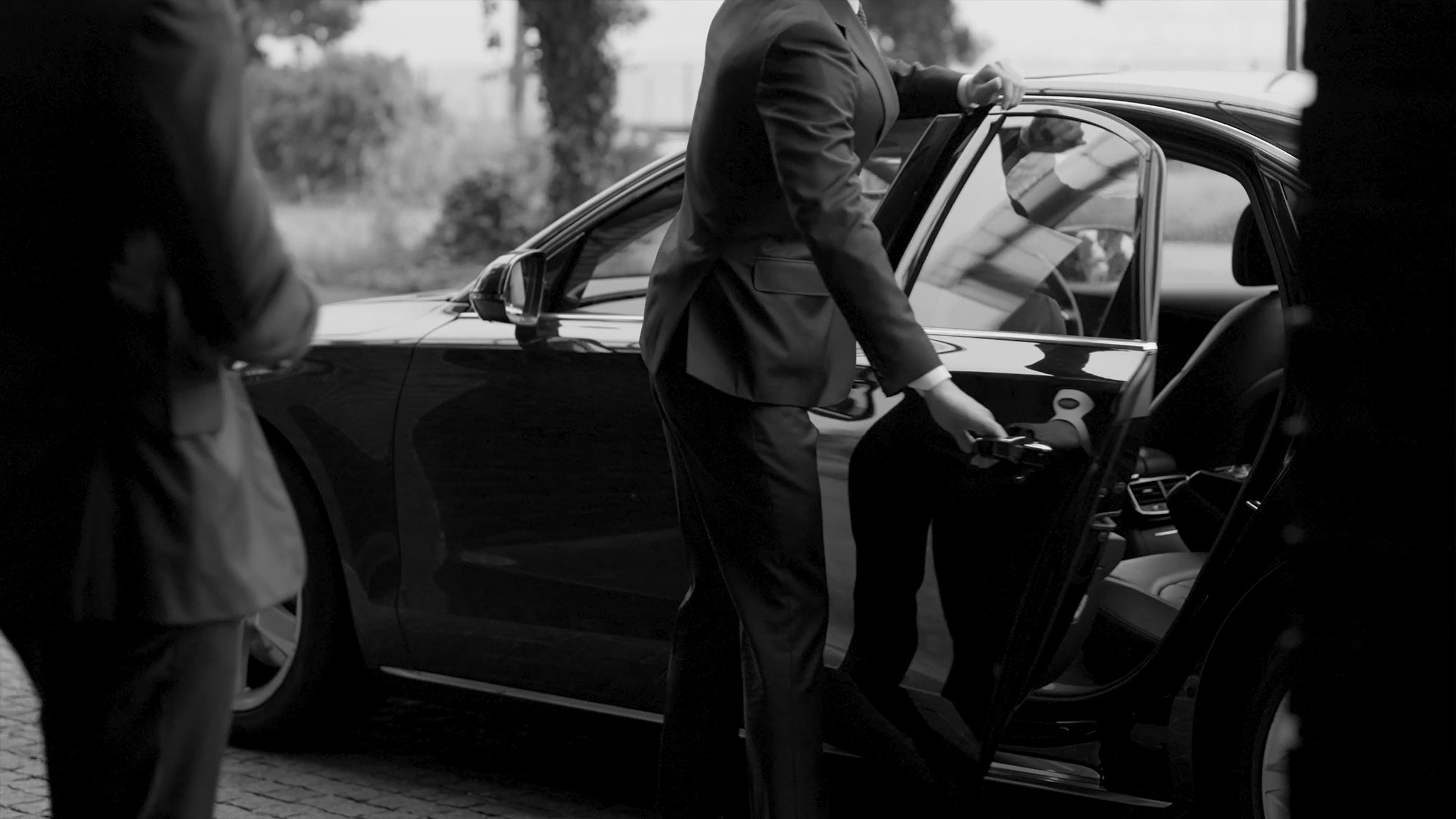 エグゼクティブを支える人に、プロフェッショナルな教育を。