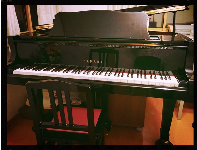 教室のピアノ