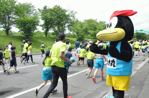 6月18日号ー3年ぶりのヘルシーマラソンで参加者が笑顔ほか