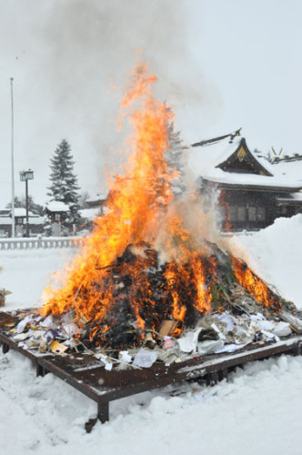 1月17日号-凛々しく行進「美瑛消防団出初式」ほか