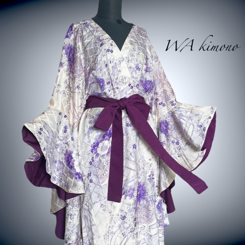 大きめサイズ 紫花 ドレープ袖 着物ガウン
