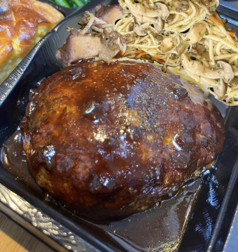 【11月29日30日】場所:コラッセふくしま1階 福島県観光物産館🐃🌸福島牛 福糀花100%🌸 ープレミアムー デミグラスハンバーグ弁当【限定販売】