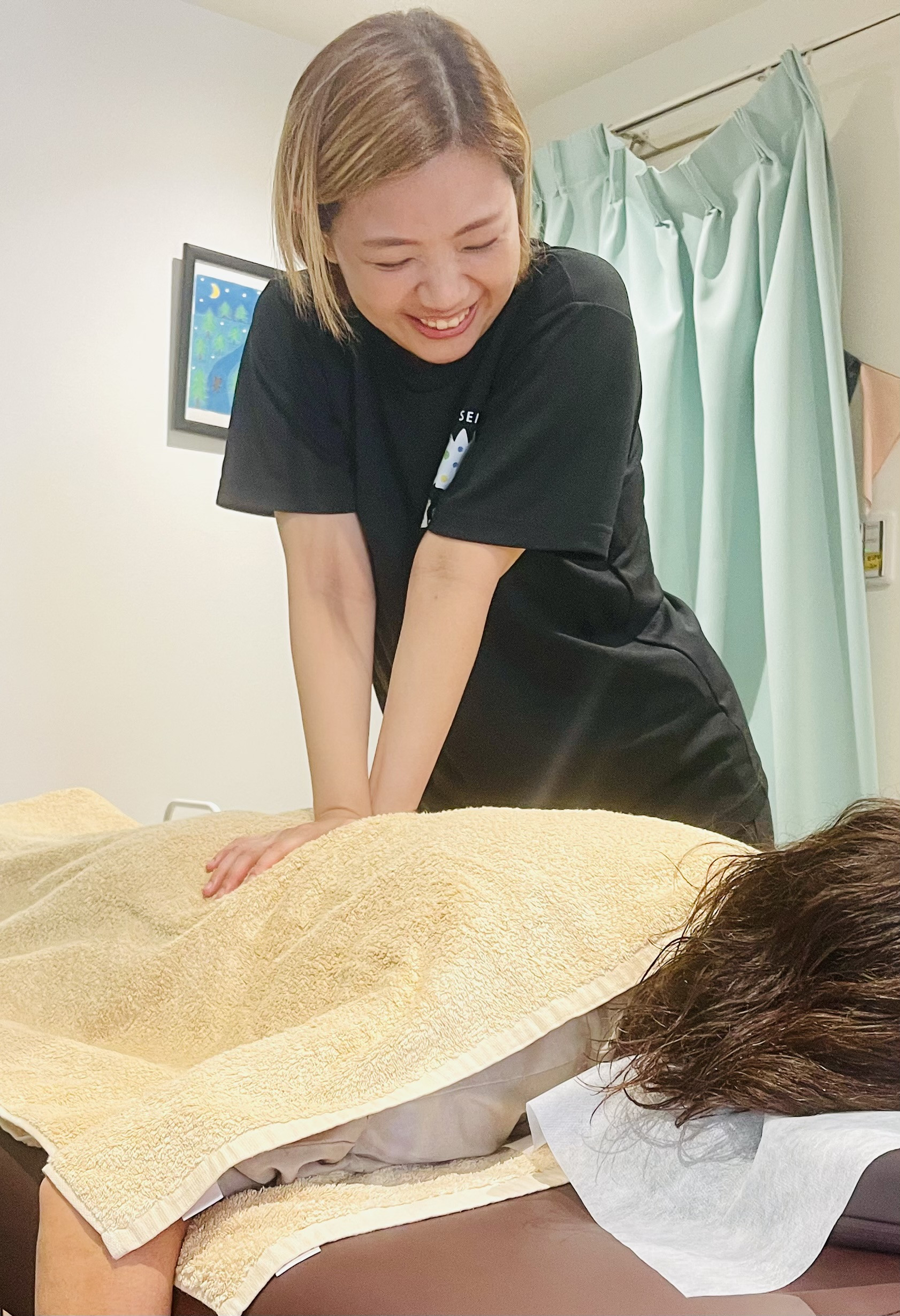 女性鍼灸師スタッフ常勤、指名可。
