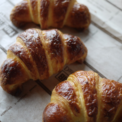 「クロワッサン」販売のご案内