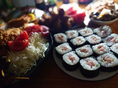花火を見ながらの夕飯に