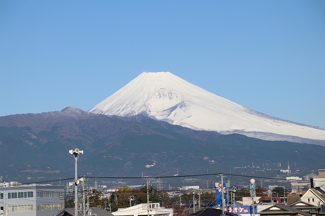 当社、屋上から見える富士山