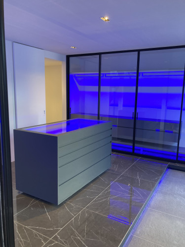 ライティング・デザインで非日常を演出するダイニングキッチン