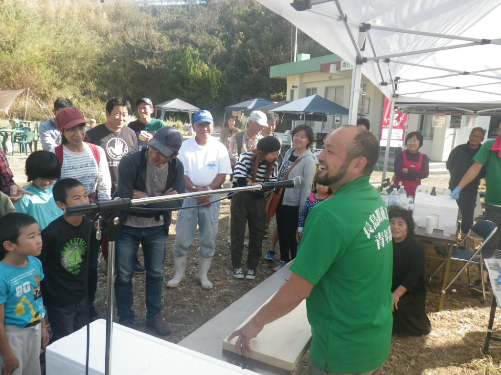 長島町商工会青年部によるブリの解体ショー
