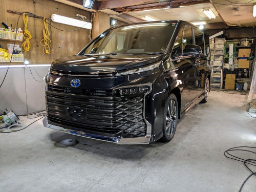 トヨタ・ヴォクシー(新車)　ハイモースコート ザ・グロウ、ホイールコート、プライムビュー全面　東京都江戸川区からお越しいただきました