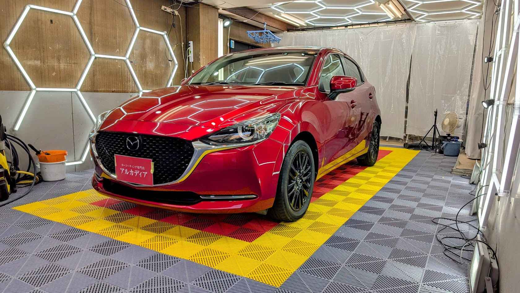 マツダ・MAZDA2(経年車コース) アンビエントガラスコーティング 埼玉県和光市からお越しいただきました