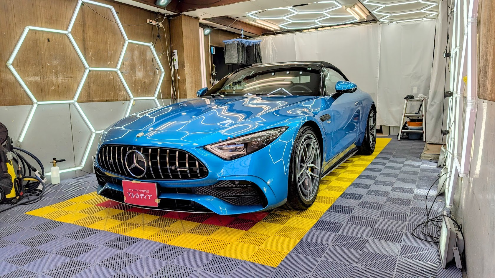 メルセデスベンツ・AMGSL43(経年車コース) G’ZOXガードグレイズ、ホイールコート、ガラス撥水(全面) 東京都杉並区からお越しいただきました