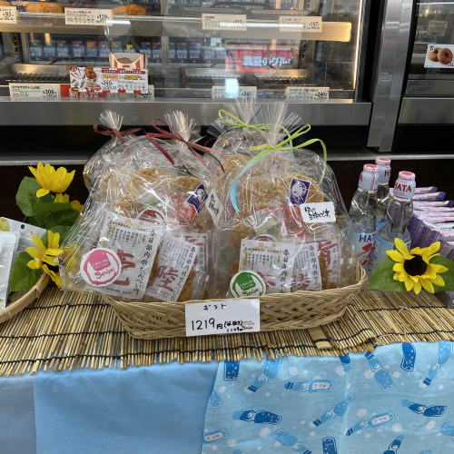 セブンイレブン春日部内牧店さまでプチギフト販売中です✨