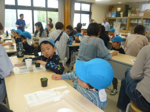 町内３園【親子でおでかけ】のお手伝いをしました。