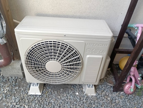 日立室外機小さい.JPG