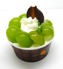 皮ごと食べれるぶどうのタルトカップ　１ケ420円(税込454円)