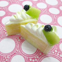 生クリームショートケーキ　１ケ350円(税込378円)